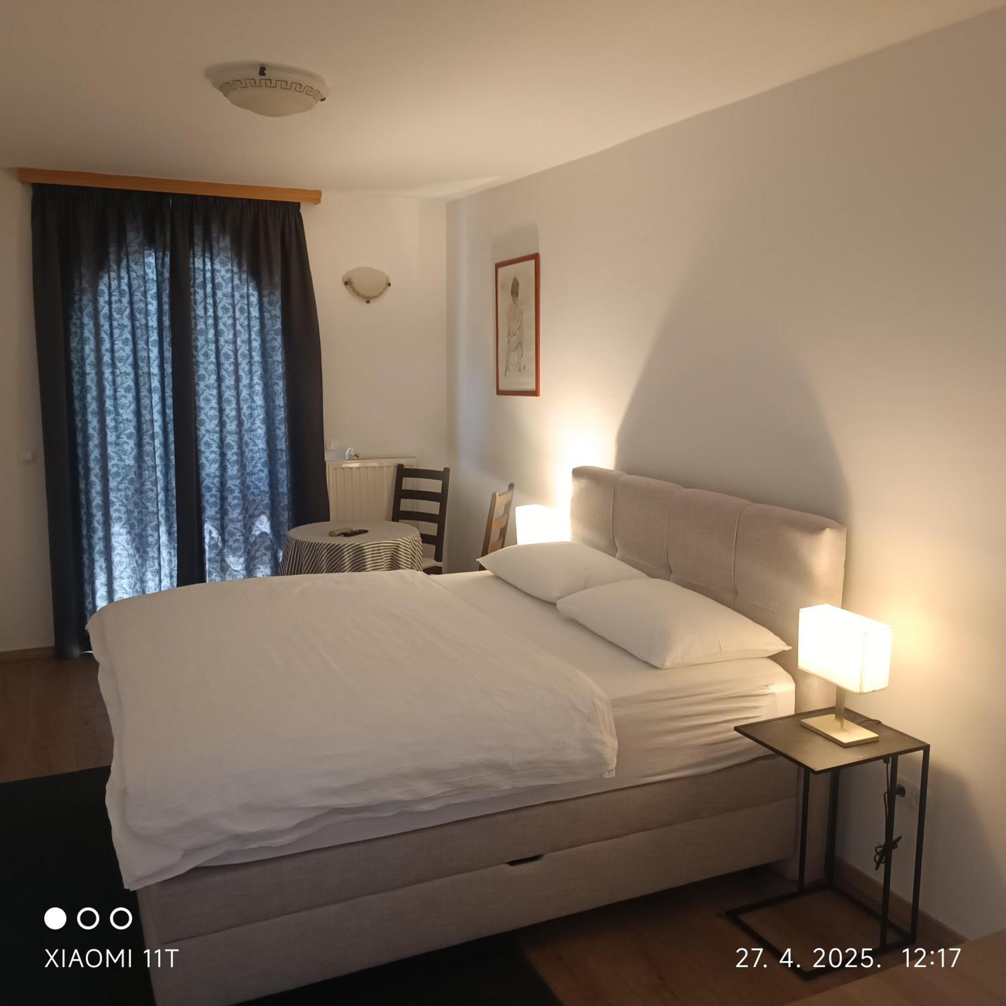 Marko Rooms Krk Town Oda fotoğraf